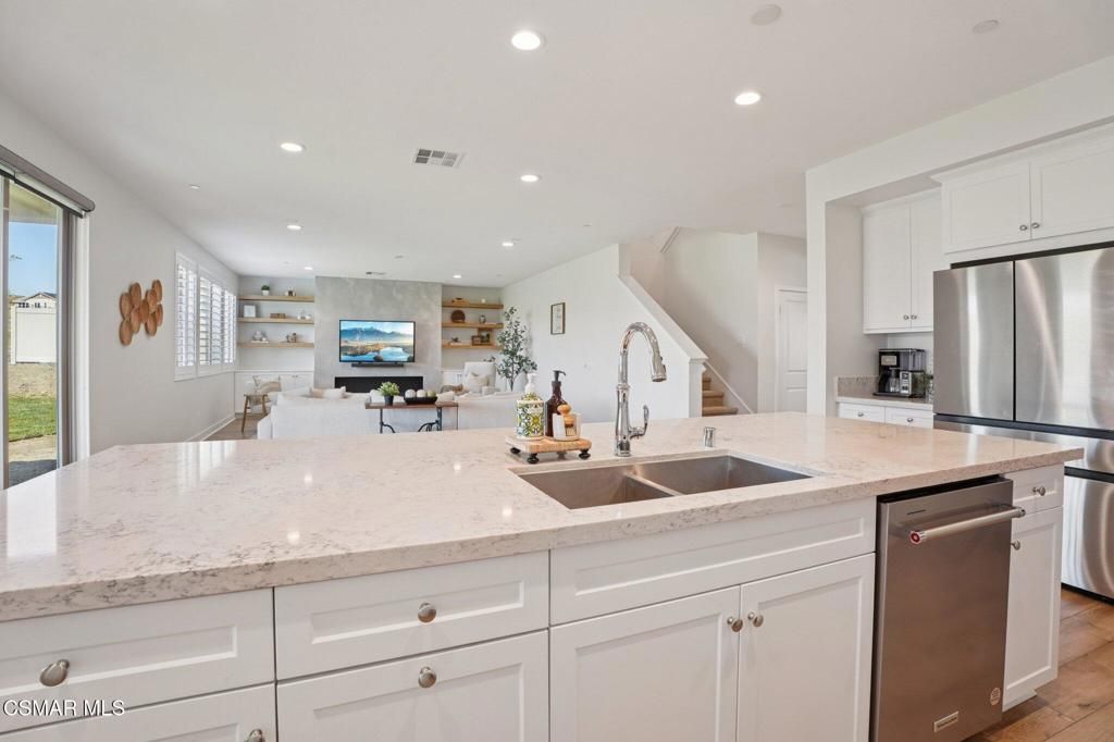 Image 15 of property listing at 39367 Stirrup Court, Palmdale, CA 93551