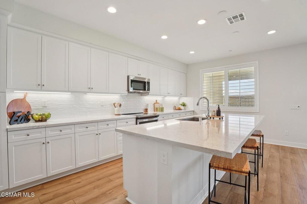 Image 21 of property listing at 39367 Stirrup Court, Palmdale, CA 93551