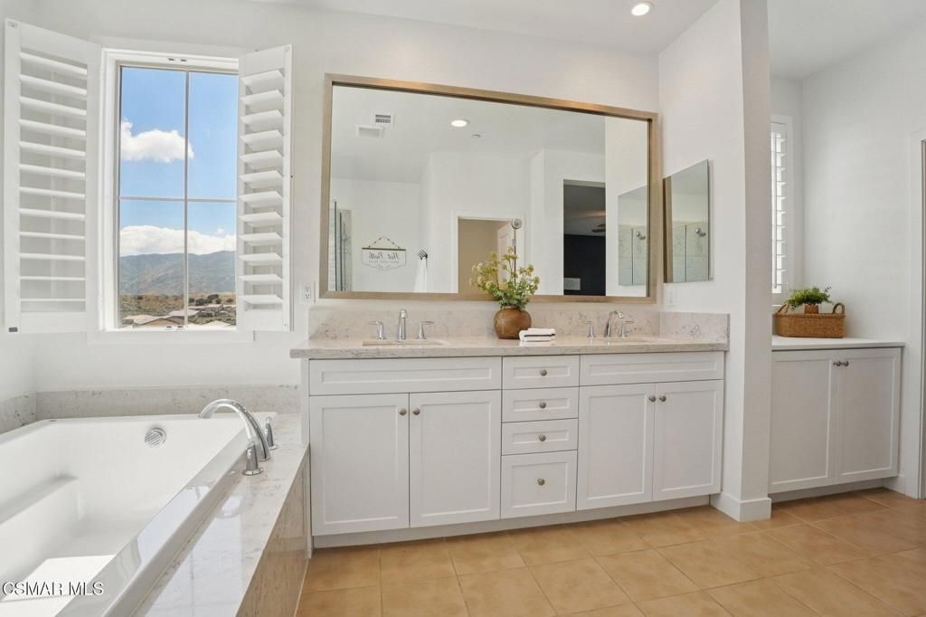 Image 36 of property listing at 39367 Stirrup Court, Palmdale, CA 93551