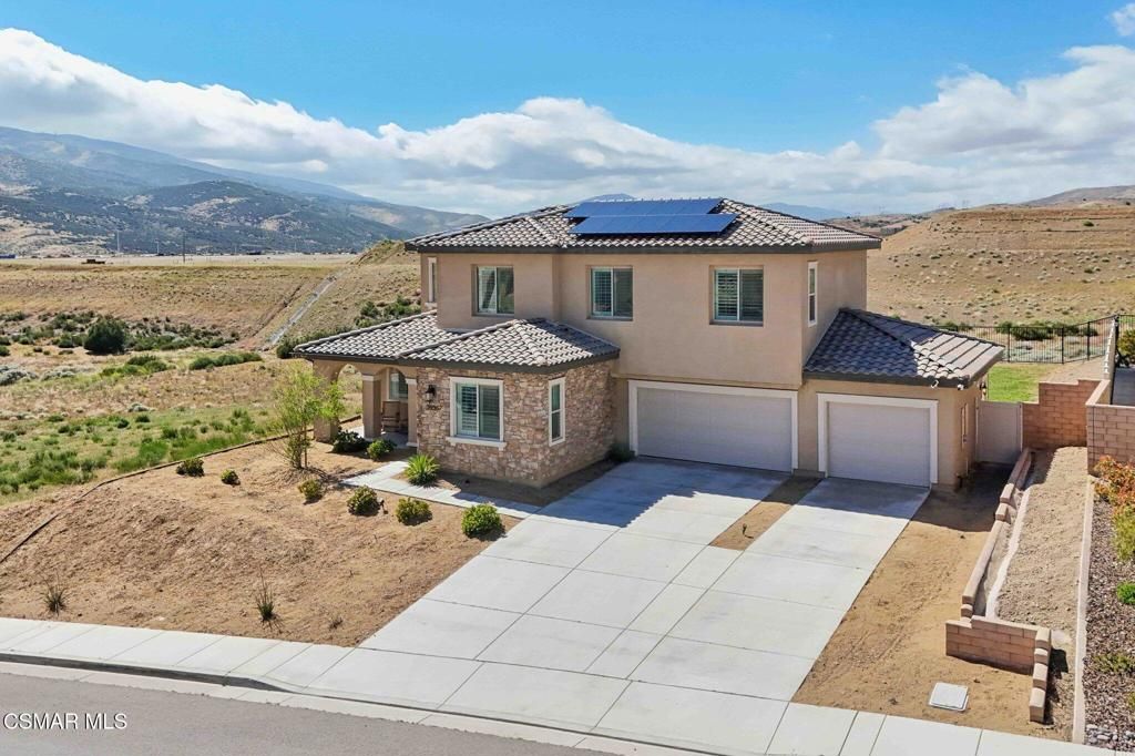 Image 64 of property listing at 39367 Stirrup Court, Palmdale, CA 93551