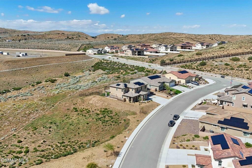 Image 70 of property listing at 39367 Stirrup Court, Palmdale, CA 93551