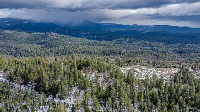 1975 Ridgecrest Way, West Point, CA 95255