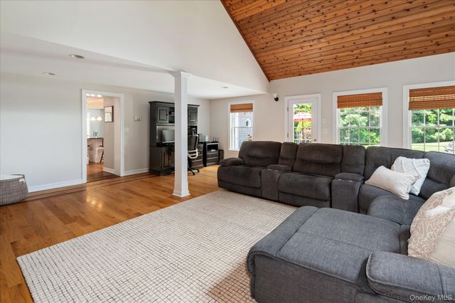 12 Sun Hill Road, Katonah, NY 10536
