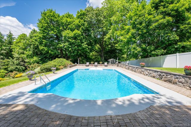 12 Sun Hill Road, Katonah, NY 10536