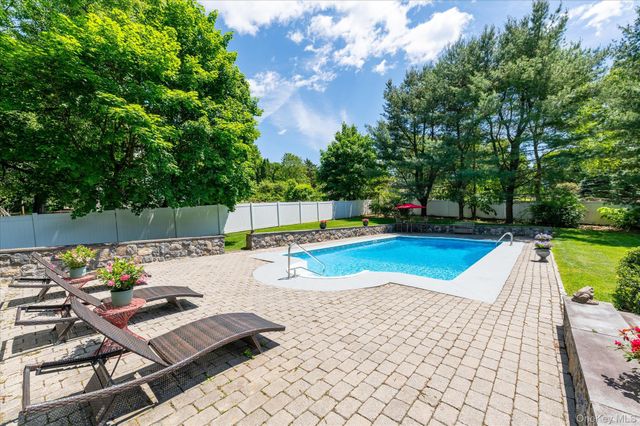 12 Sun Hill Road, Katonah, NY 10536