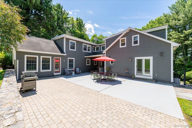 12 Sun Hill Road, Katonah, NY 10536