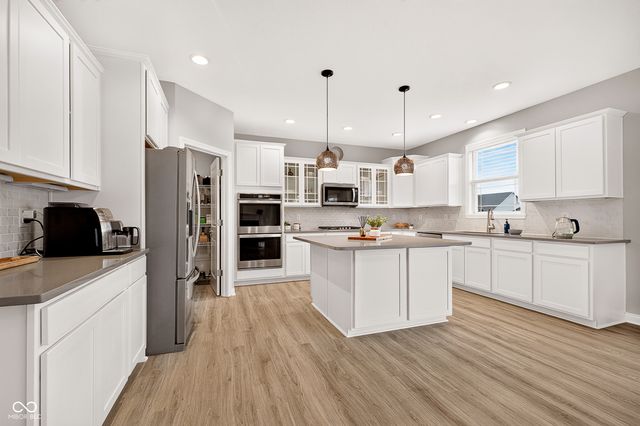 6125 Burgin Drive, Whitestown, IN 46075