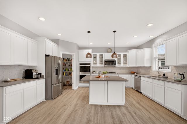 6125 Burgin Drive, Whitestown, IN 46075
