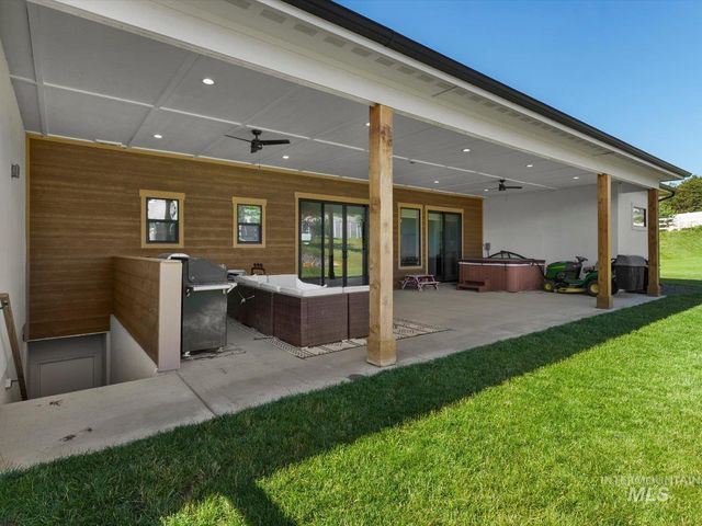 15006 Snow Mountain Dr., Caldwell, ID 83607