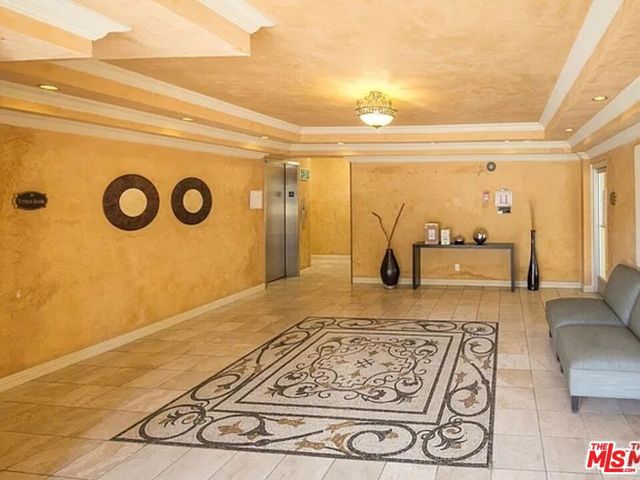 1154 S Barrington Avenue 109, Los Angeles, CA 90049