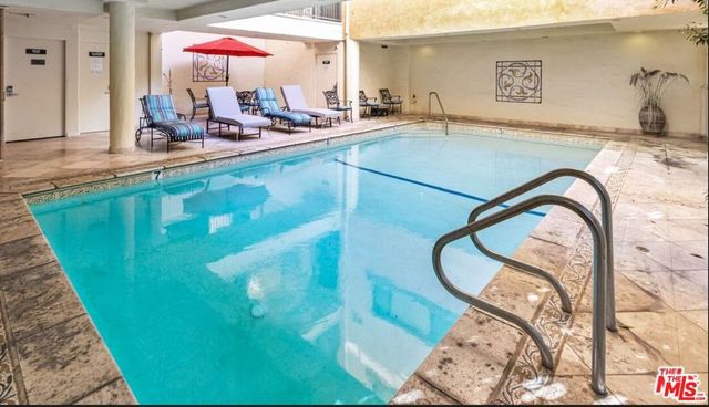 1154 S Barrington Avenue 109, Los Angeles, CA 90049