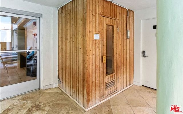 1154 S Barrington Avenue 109, Los Angeles, CA 90049