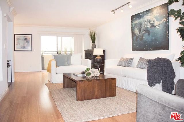 1154 S Barrington Avenue 109, Los Angeles, CA 90049