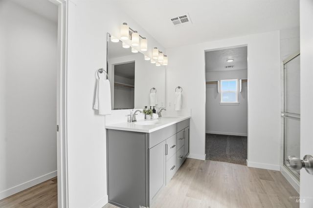 7608 E Dixon St, Nampa, ID 83687