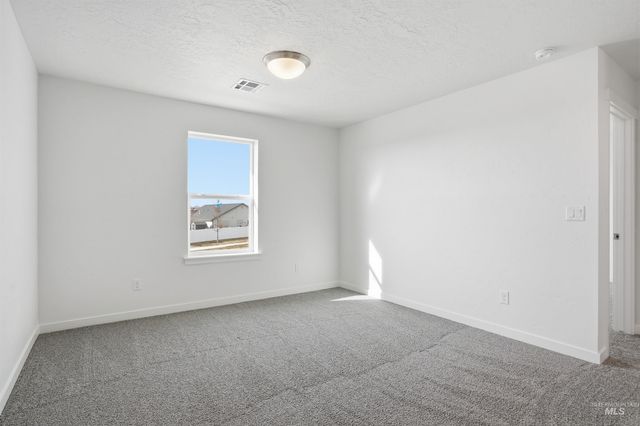 7608 E Dixon St, Nampa, ID 83687