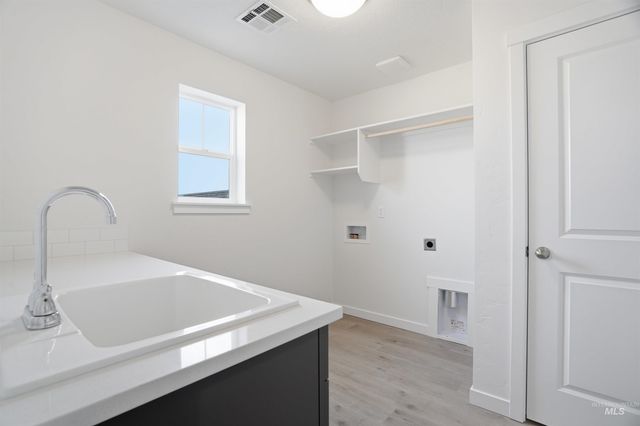 7608 E Dixon St, Nampa, ID 83687