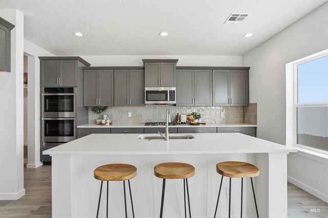 7608 E Dixon St, Nampa, ID 83687