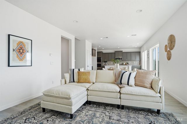 7608 E Dixon St, Nampa, ID 83687