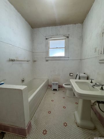 1143 Denver Blvd, San Antonio, TX 78210