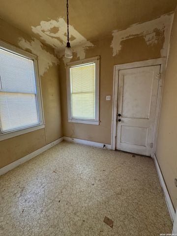 1143 Denver Blvd, San Antonio, TX 78210