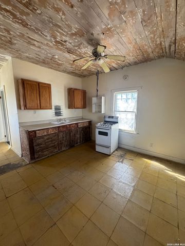 1143 Denver Blvd, San Antonio, TX 78210