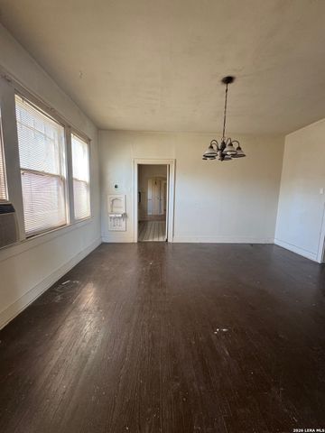 1143 Denver Blvd, San Antonio, TX 78210