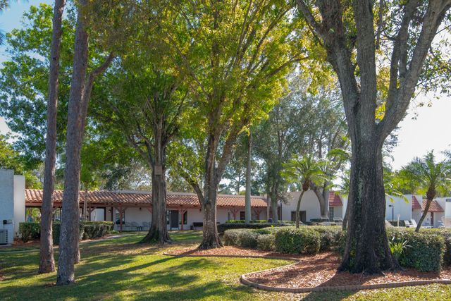 14 Jacaranda Lane, Port St. Lucie, Port St Lucie, FL 34952