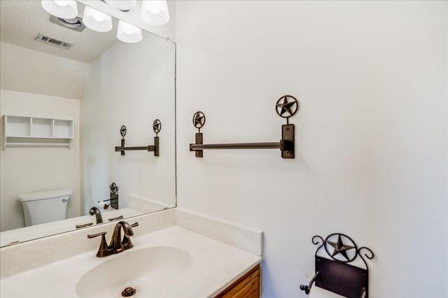 105 Fallbrook CT, Lakeway, TX 78734