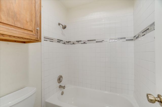 105 Fallbrook CT, Lakeway, TX 78734