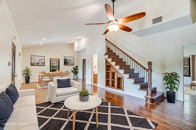 105 Fallbrook CT, Lakeway, TX 78734