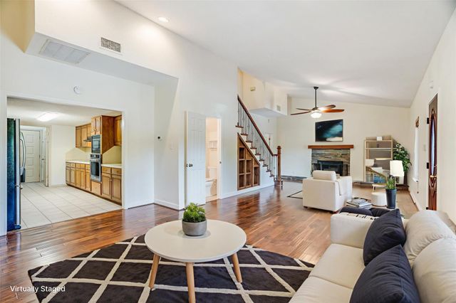 105 Fallbrook CT, Lakeway, TX 78734