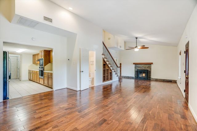 105 Fallbrook CT, Lakeway, TX 78734