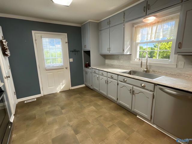 1321 Saylor Circle, Arab, AL 35016