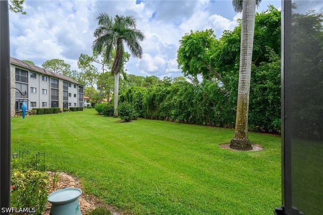 5773 Gage LN 104B, Naples, FL 34113