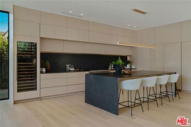 4939 Petit Avenue, Encino (los Angeles), CA 91436