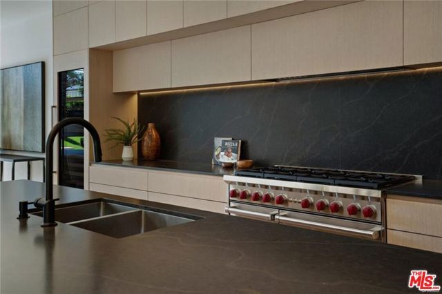 4939 Petit Avenue, Encino (los Angeles), CA 91436