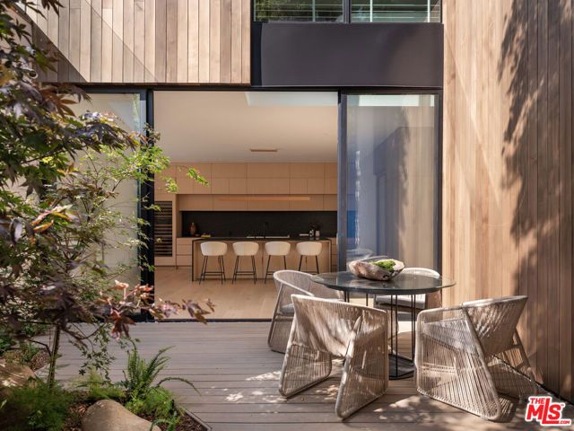 4939 Petit Avenue, Encino (los Angeles), CA 91436