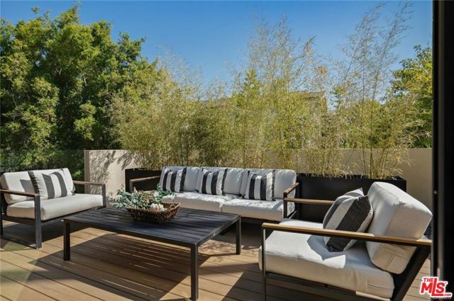 4939 Petit Avenue, Encino (los Angeles), CA 91436