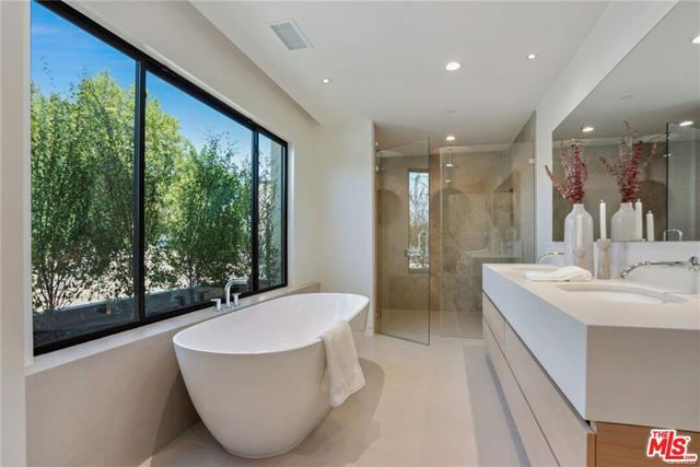 4939 Petit Avenue, Encino (los Angeles), CA 91436