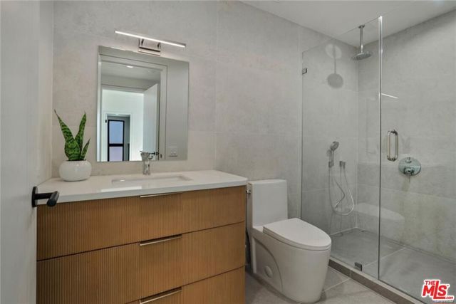 4939 Petit Avenue, Encino (los Angeles), CA 91436