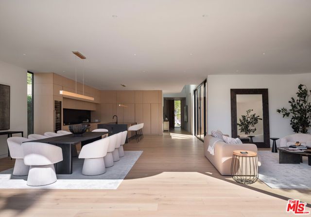 4939 Petit Avenue, Encino (los Angeles), CA 91436