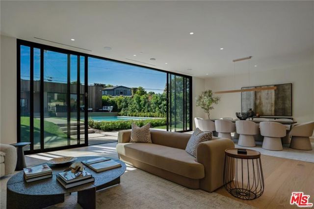 4939 Petit Avenue, Encino (los Angeles), CA 91436