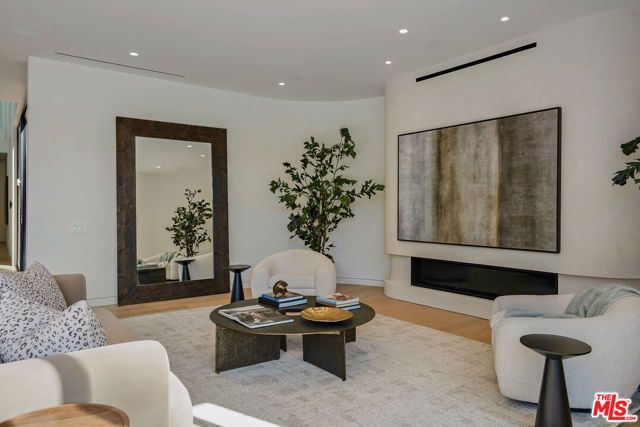 4939 Petit Avenue, Encino (los Angeles), CA 91436