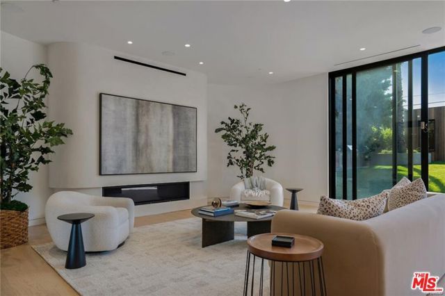 4939 Petit Avenue, Encino (los Angeles), CA 91436