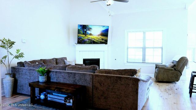 2876 Ross Meadows Lane, Olive Branch, MS 38654