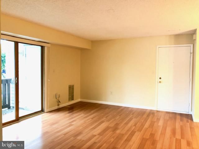 513 ASPEN DR, Plainsboro, NJ 08536