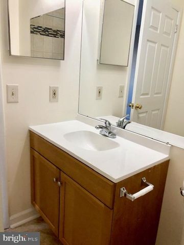 513 ASPEN DR, Plainsboro, NJ 08536