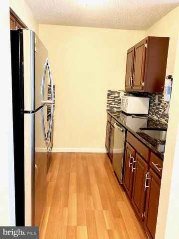 513 ASPEN DR, Plainsboro, NJ 08536