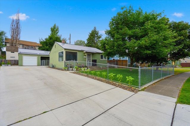 5911 N Braeburn Dr, Spokane, WA 99205