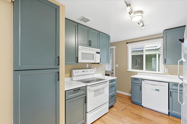 5911 N Braeburn Dr, Spokane, WA 99205